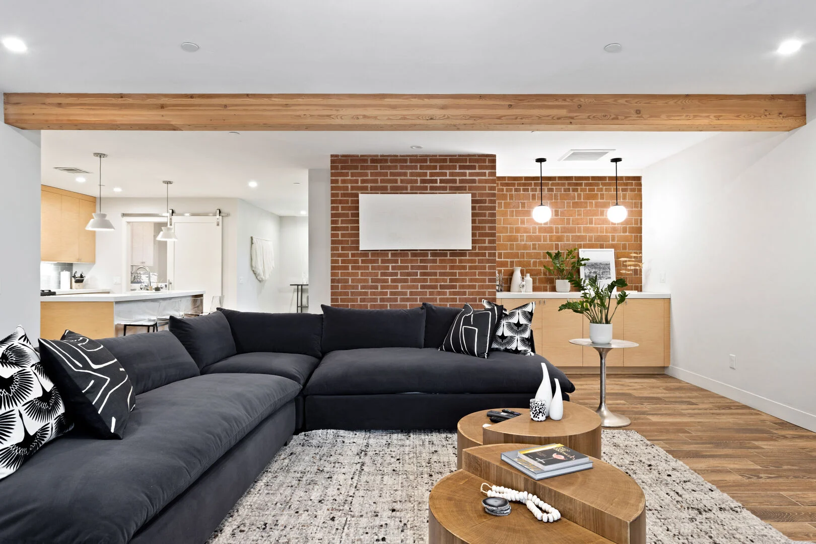 Acacia House - Image 3